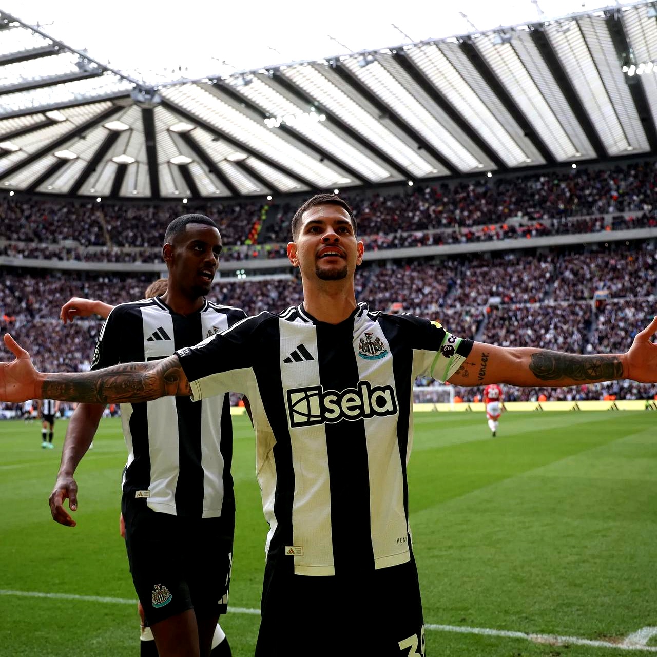 包含窗口期欧超杯传出新动向；纽卡斯尔造点机会；管理层表态——引发热议；球队文化再被提及的词条-开云官方网站