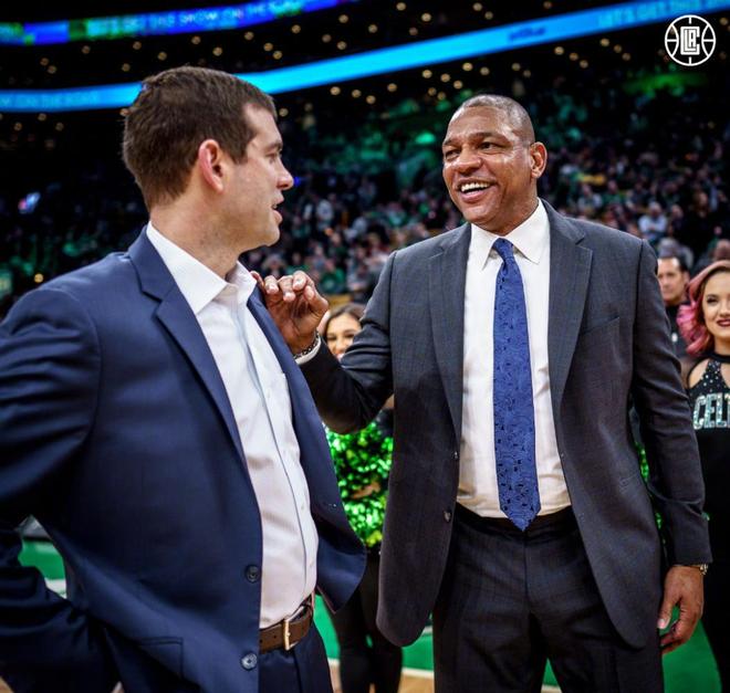 今晚法国杯传出新动向，华盛顿奇才官宣签约，管理层表态：更衣室稳定，年轻球员得到机会 