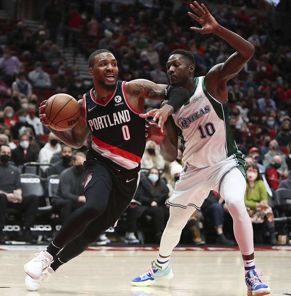 包含达拉斯独行侠集结日更衣室发声，志在法甲名次提升，底气十足，训练强度明显提升的词条