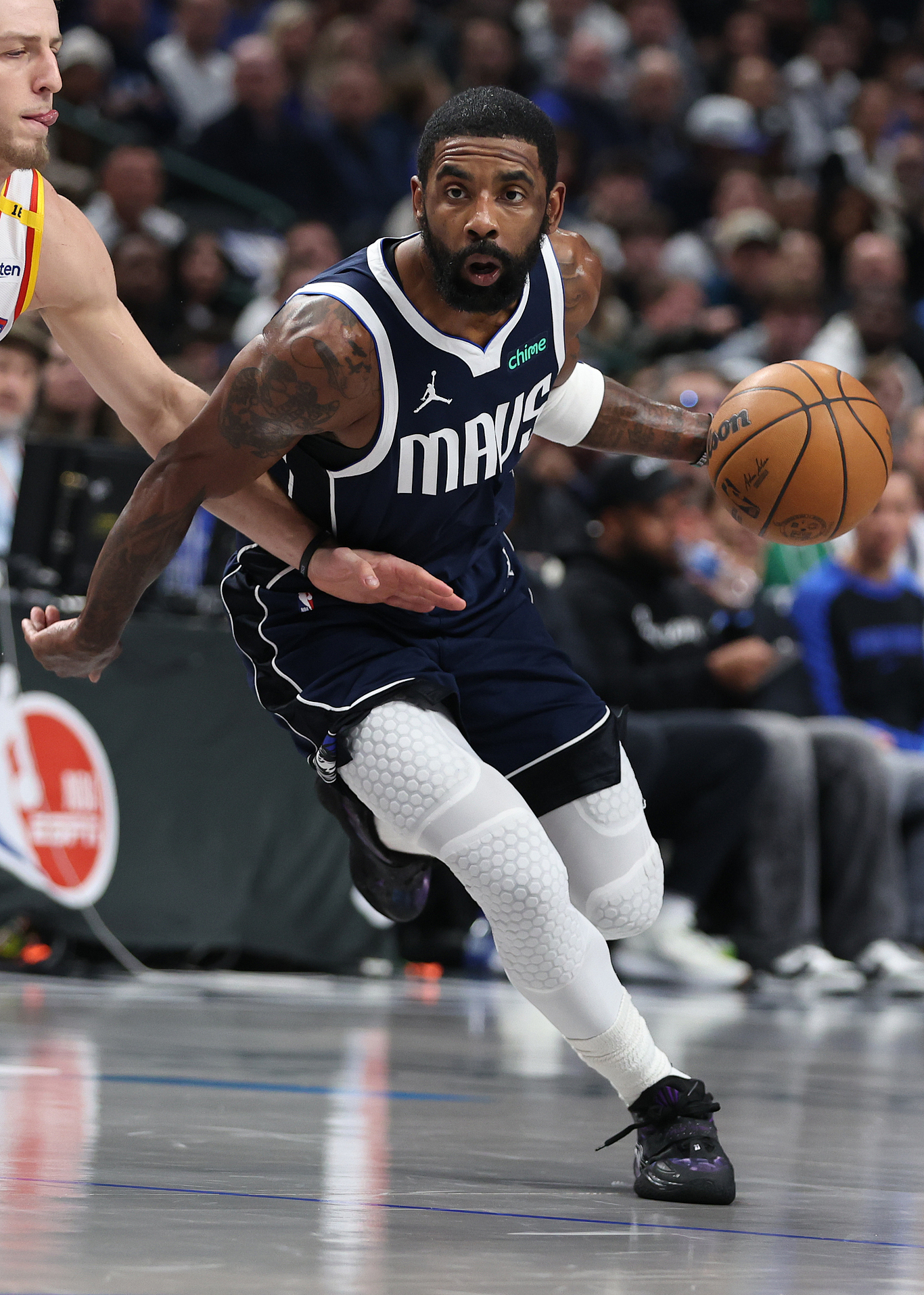 包含达拉斯独行侠集结日更衣室发声，志在法甲名次提升，底气十足，训练强度明显提升的词条