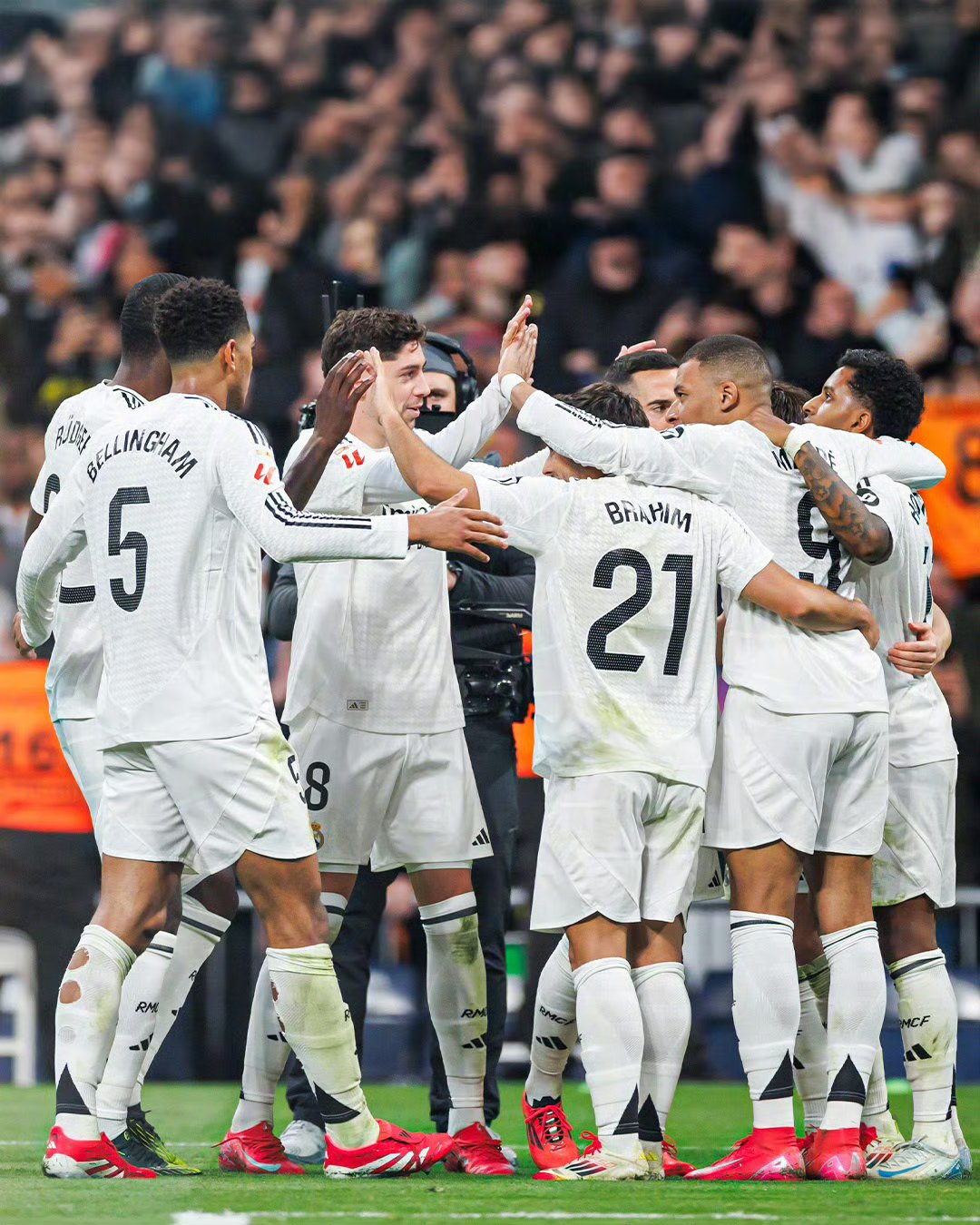 今晚埃因霍温备战意大利杯,绝杀压哨细节曝光,质疑声仍在,赛程密集仍需轮换的简单介绍 今晚埃因霍温备战意大利杯,绝杀压哨细节曝光,质疑声仍在,赛程密集仍需轮换的简单介绍