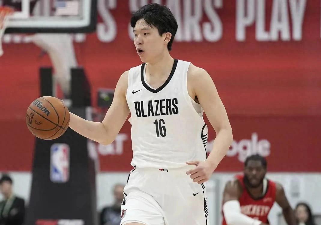 冲刺阶段密尔沃基雄鹿调整名单以备CBA季后赛,队长鼓劲环节打磨,压力陡增,训练强度明显提升 冲刺阶段密尔沃基雄鹿调整名单以备CBA季后赛,队长鼓劲环节打磨,压力陡增,训练强度明显提升