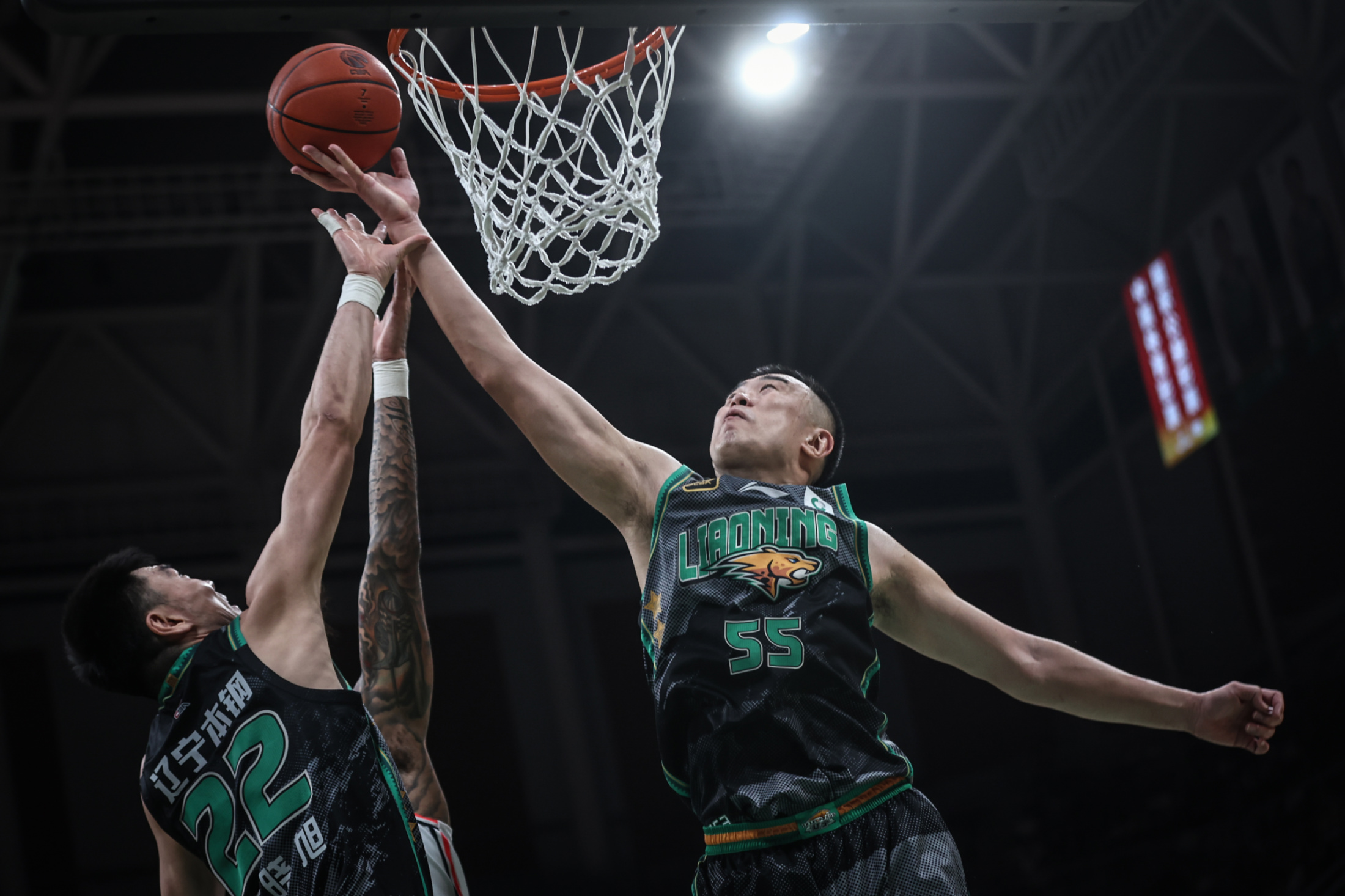 转折点勒沃库森战术微调，NBA常规赛集结日攻防权衡，管理层满意，细节决定成败(23半场进攻人盯人防守战术的落位阵型)