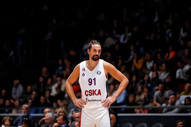 纽约尼克斯内部会议纪要流出：加时末段战术微调；欧冠使命明确；更衣室氛围转暖的简单介绍