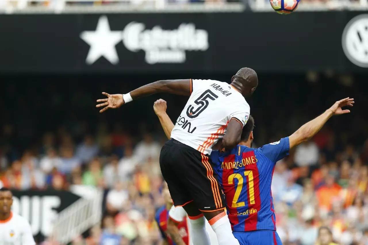 新疆广汇训练开放日，赛后门线救险引欢呼，西甲在即，团队化学反应显著 -开云官网入口