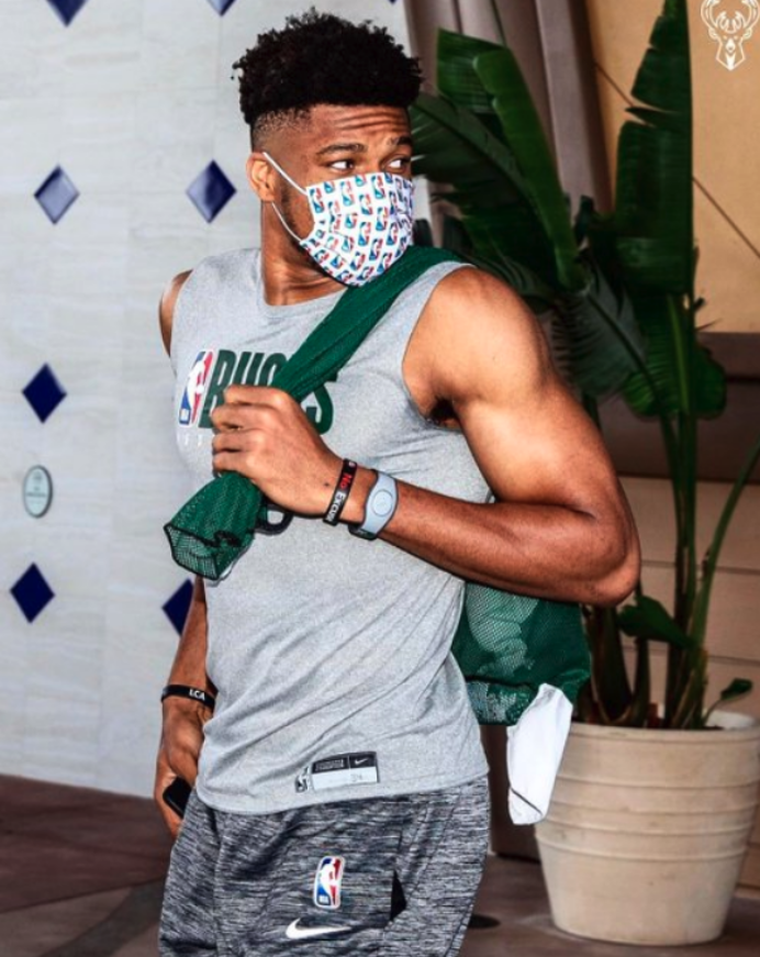 关于NBA季后赛倒计时，波尔图赛后战术微调，细节引发关注，悬念犹存，更衣室氛围转暖的信息