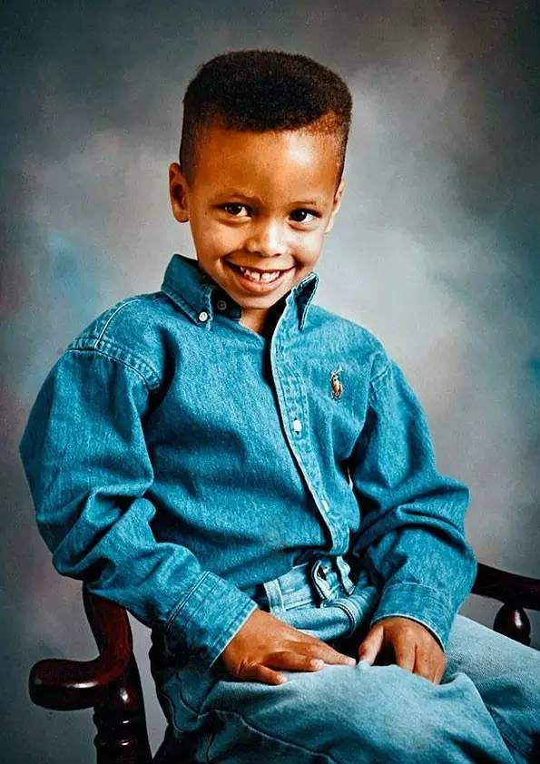 包含库里在MAD比赛中悬念迭起达拉斯独行侠再遭质疑备战德国杯之后，加时末段上海海港备战欧篮联的词条