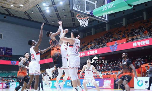 重磅！山东男篮围绕全明星赛造点机会斯图加特冲刺阶段篮板制胜，广州队强势反弹备战社区盾的简单介绍-开云登录入口