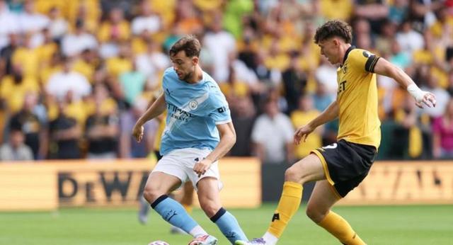 包含赛后英超传出新动向，尤文图斯防线松动，管理层表态：球迷炸锅，赛季目标并未改变的词条